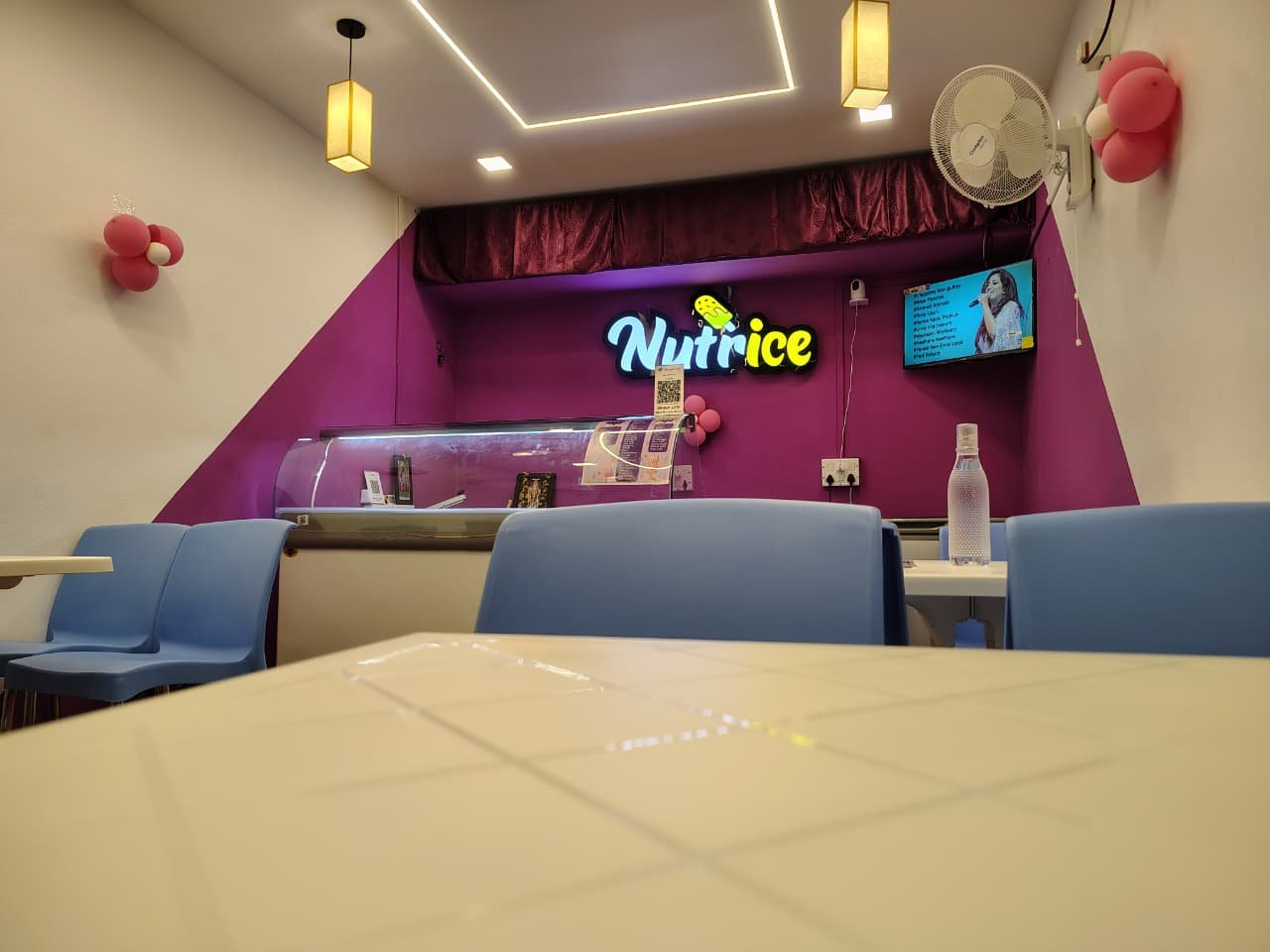 Nutrice Ice Cream Parlour Interior Seating & Dine-in Layout